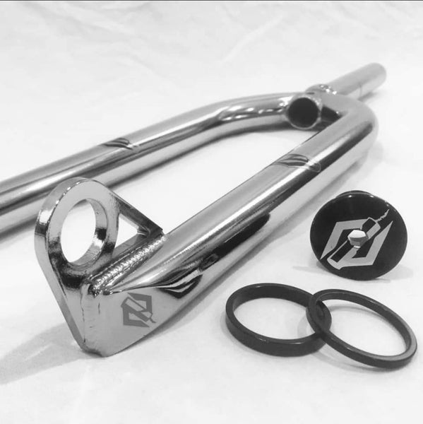 TNT 1-1/8″ Threadless Fork (10mm Slotted & 20mm) 1st Generation